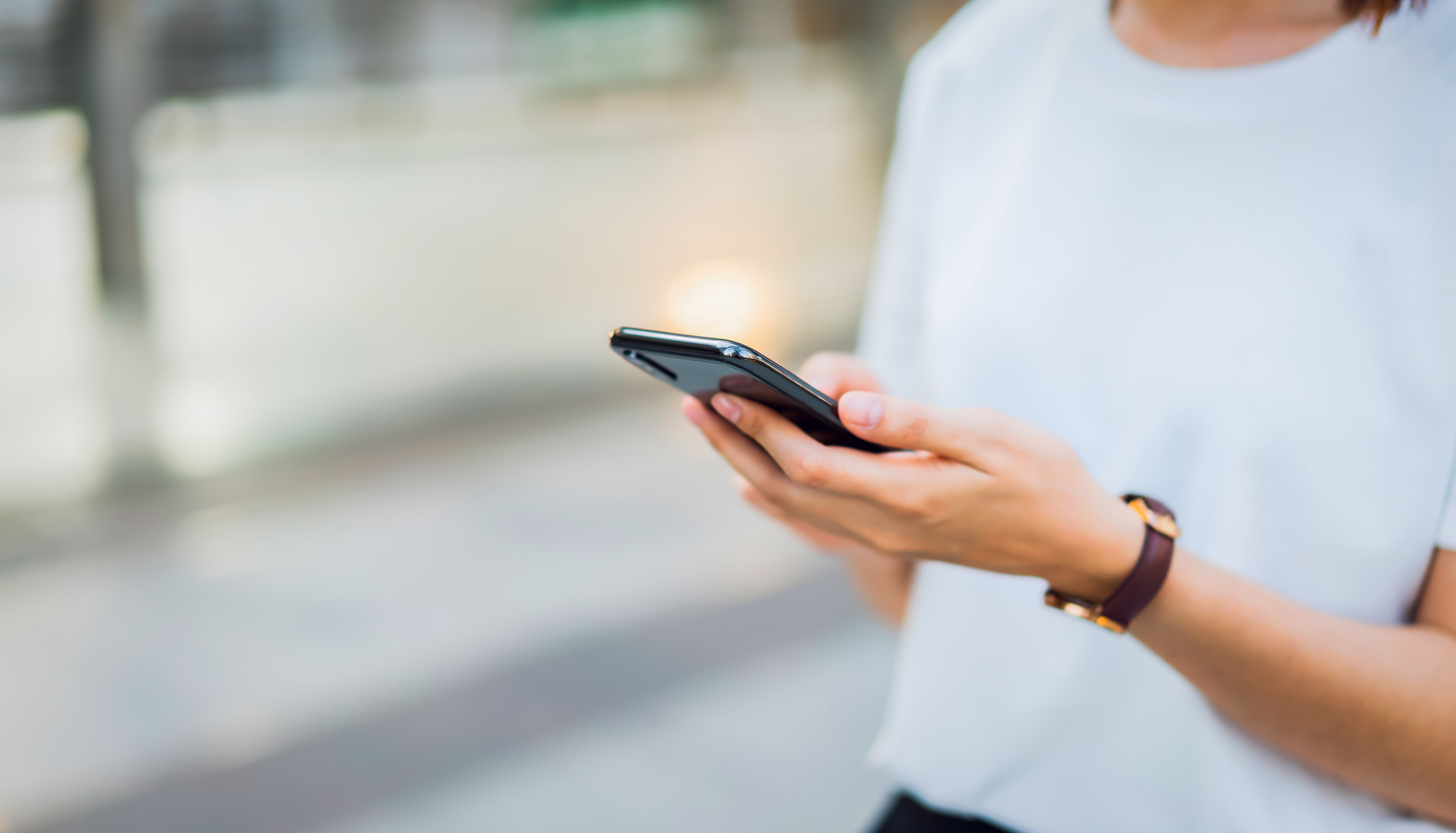 How to Start a Conversation on Tinder Like a Boss