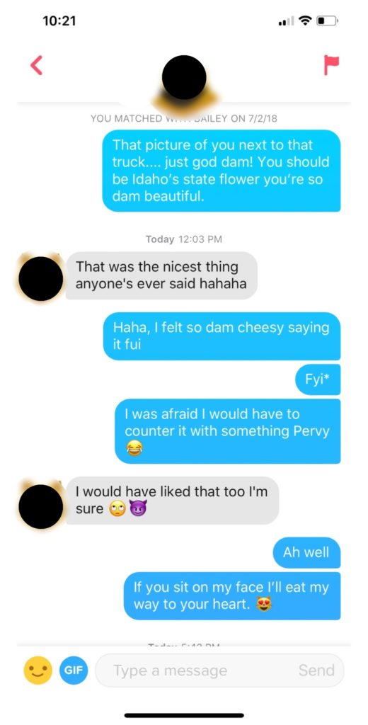 Complement on her profile pic