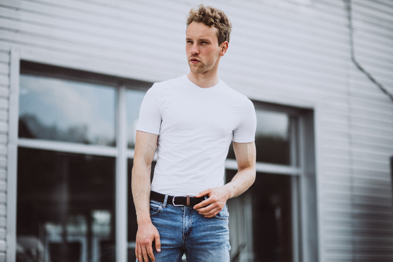 20 Irresistible Dating Profile Examples For Men (2023!)