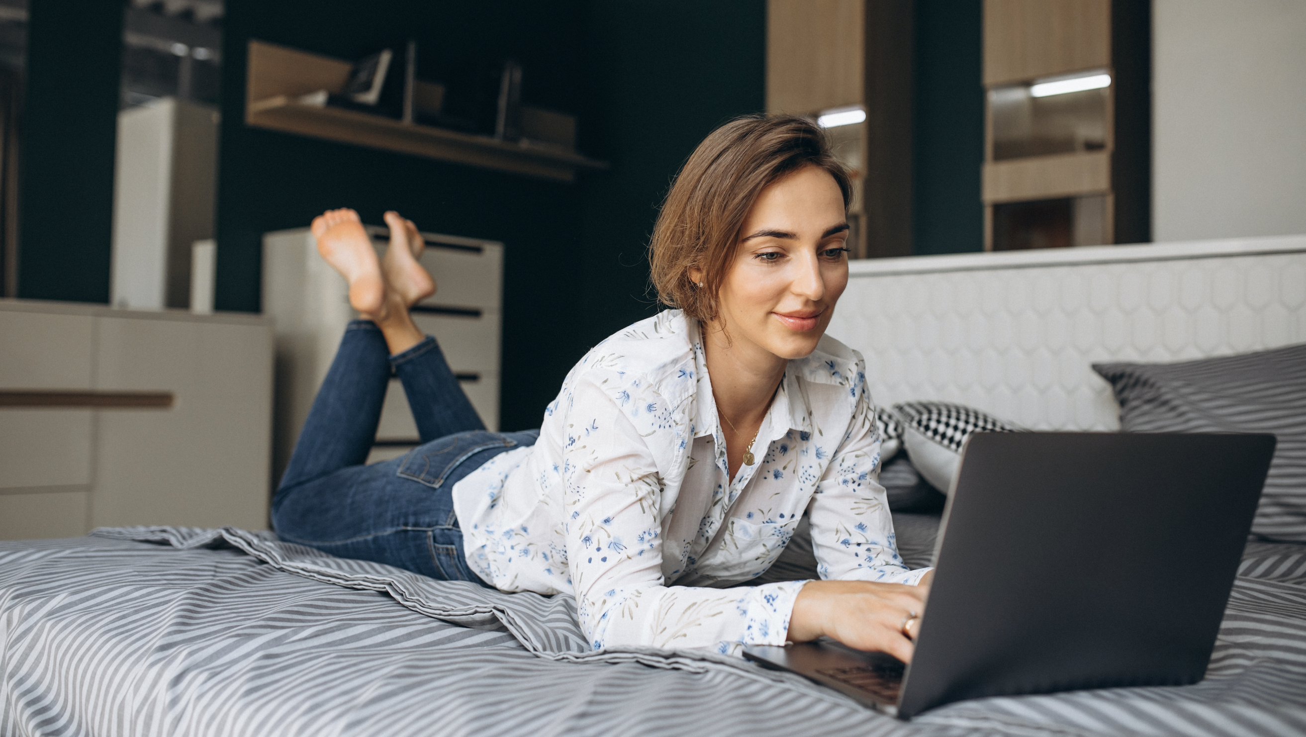 By Dating Coach: Here’s How to Write a Perfect Online Dating Profile!