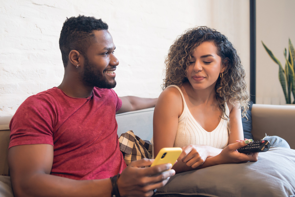 13 Clear Signs A Woman Is Attracted To You Intimately