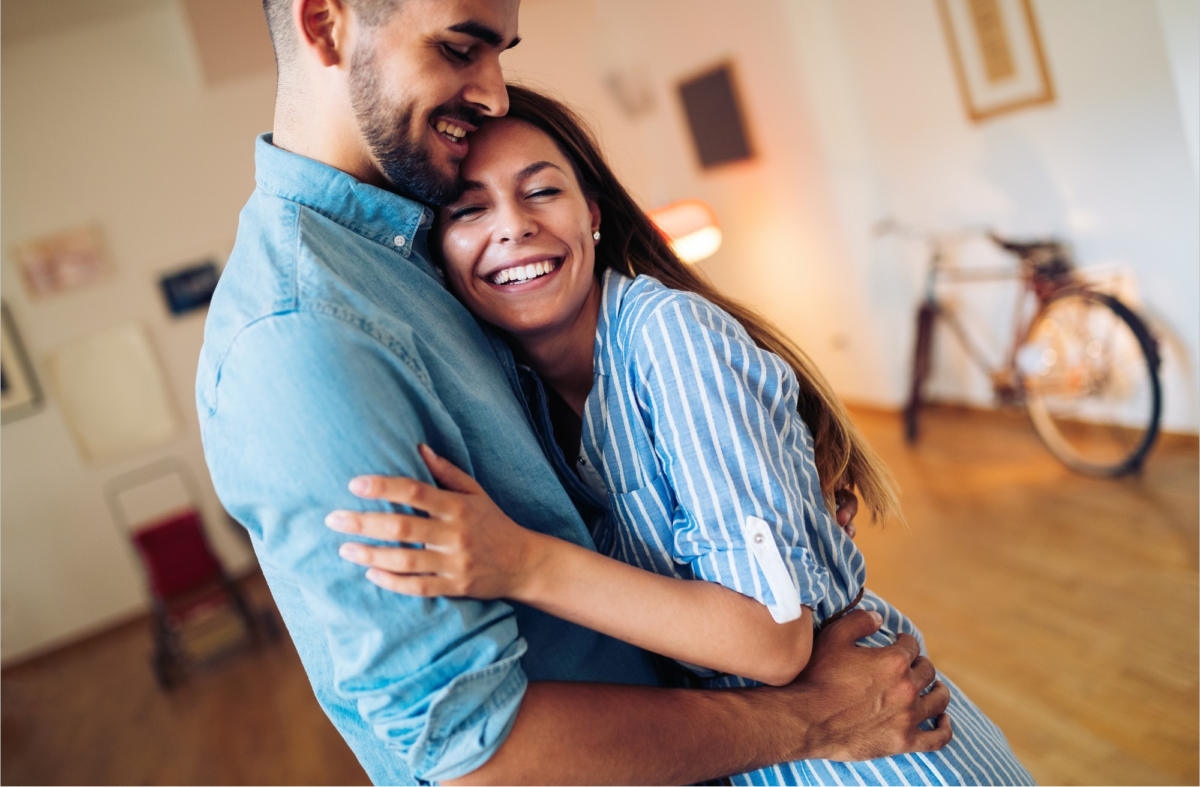 15 Clear Signs An Older Woman Wants You