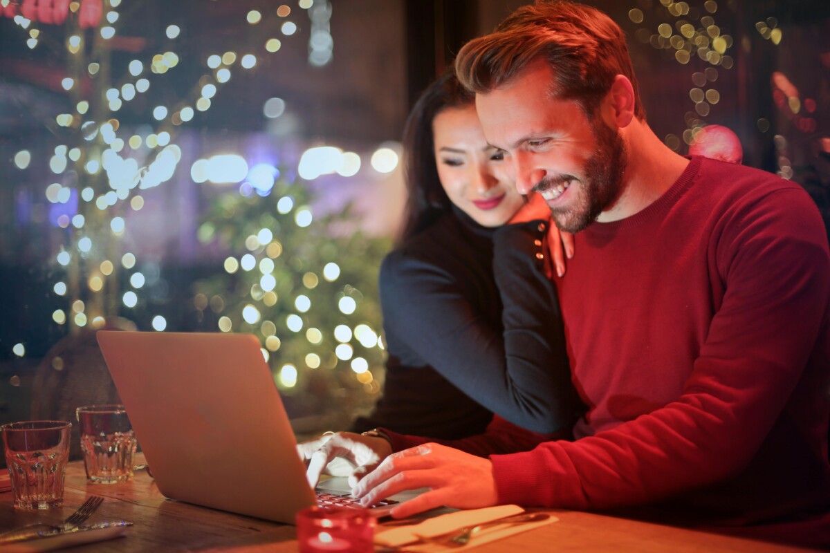 20 Cozy and Romantic Fall Date Ideas to Make Autumn Even Sweeter
