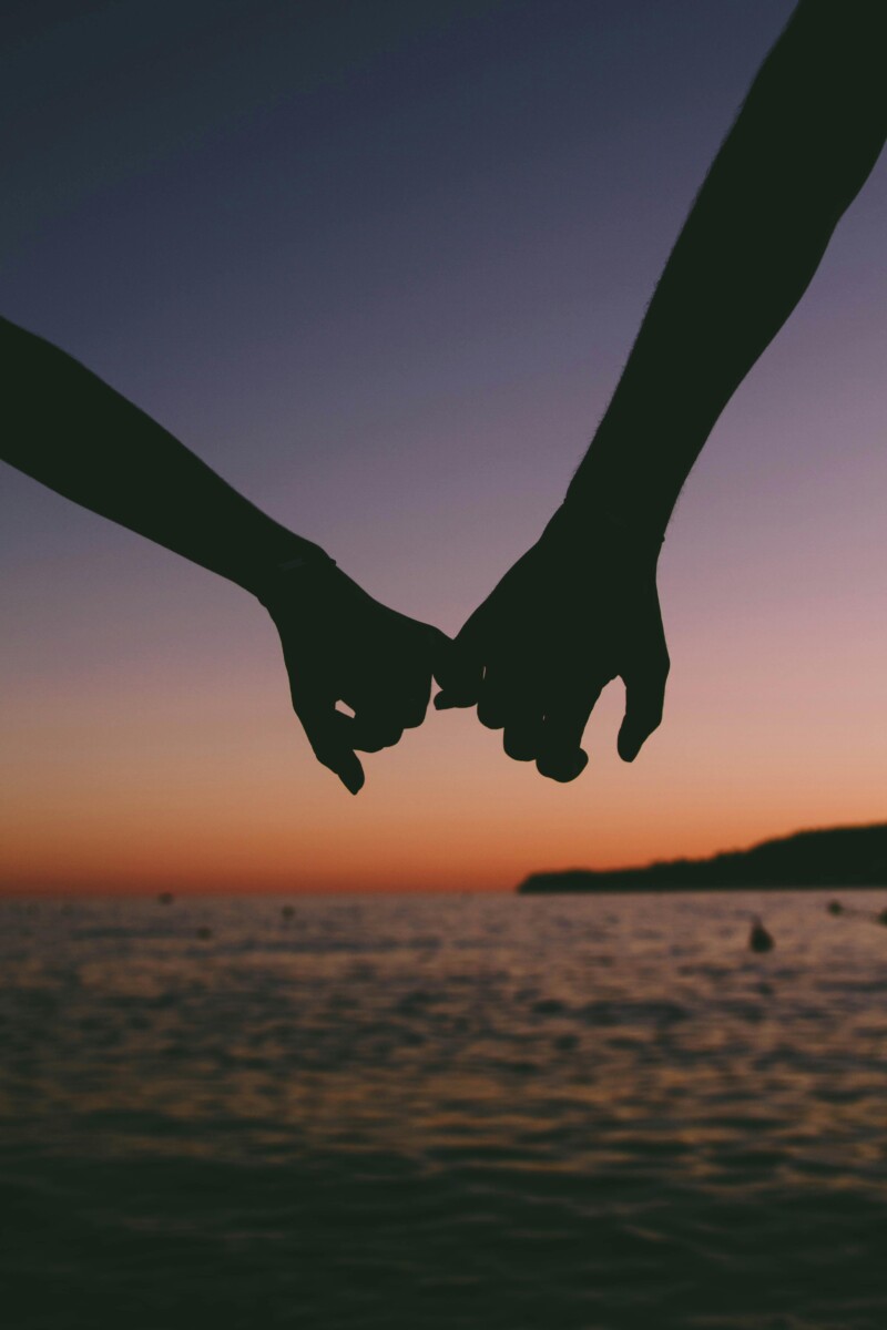Cozy & Romantic: 13 Indoor Date Ideas to Spoil Him This Valentine’s Day